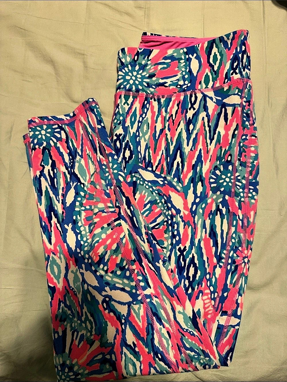 Lilly Pulitzer Luxletic leggings in tiki pink, shake it up size large